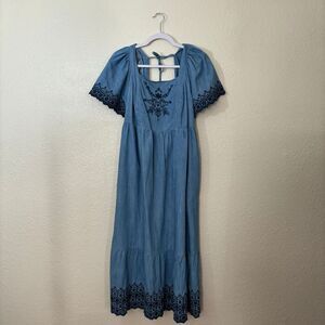 Old Navy Embroidered Chambray Dress | Size Medium | Boho-Chic Style
